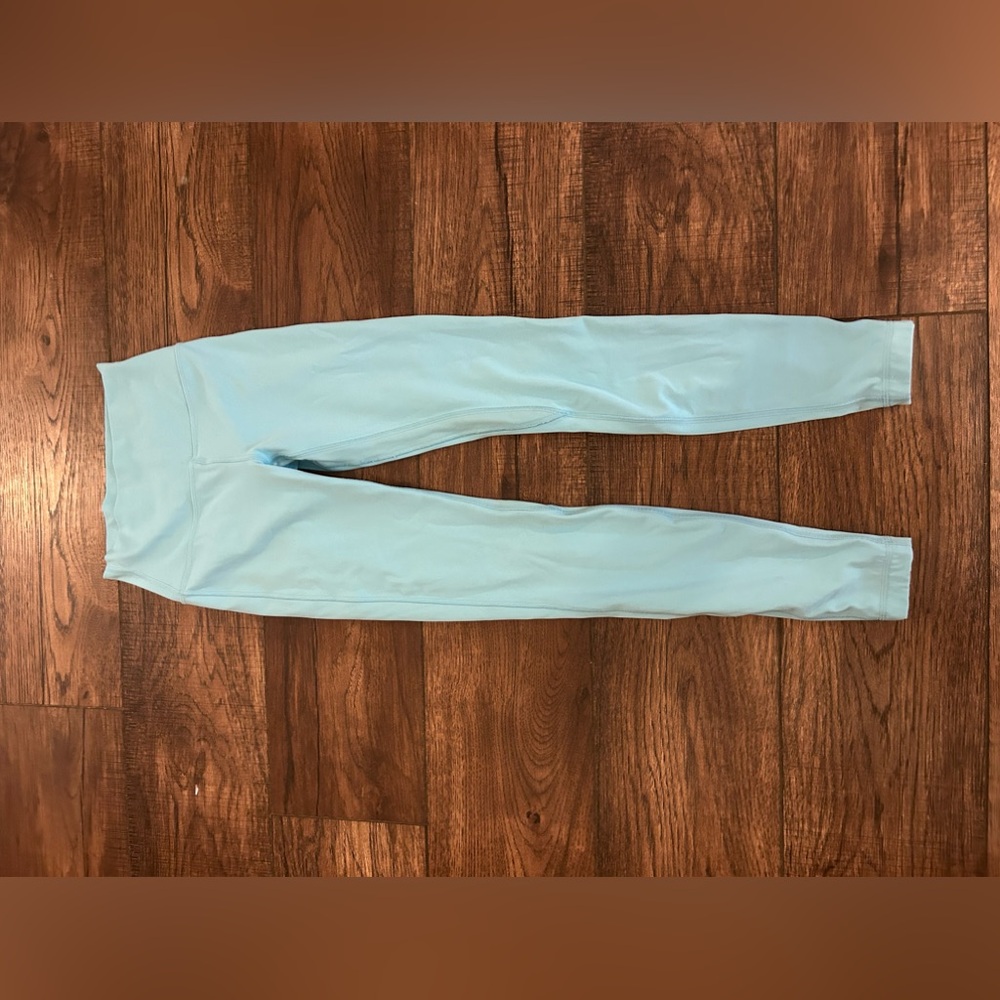 light blue lululemon leggings 28” size 4